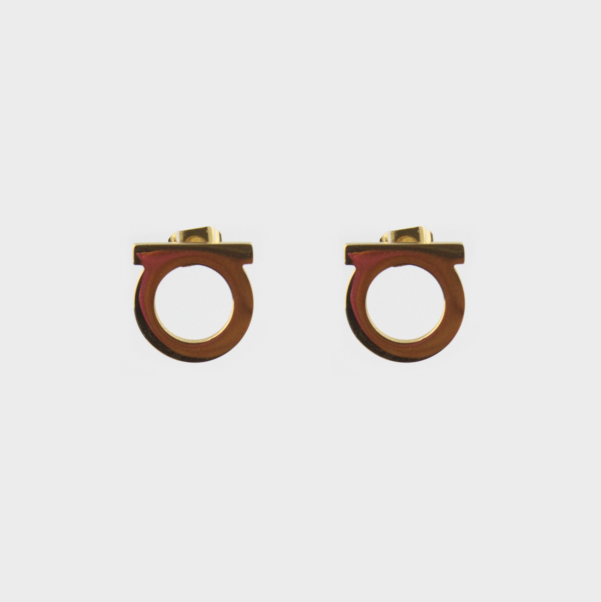 Aretes Ferragam