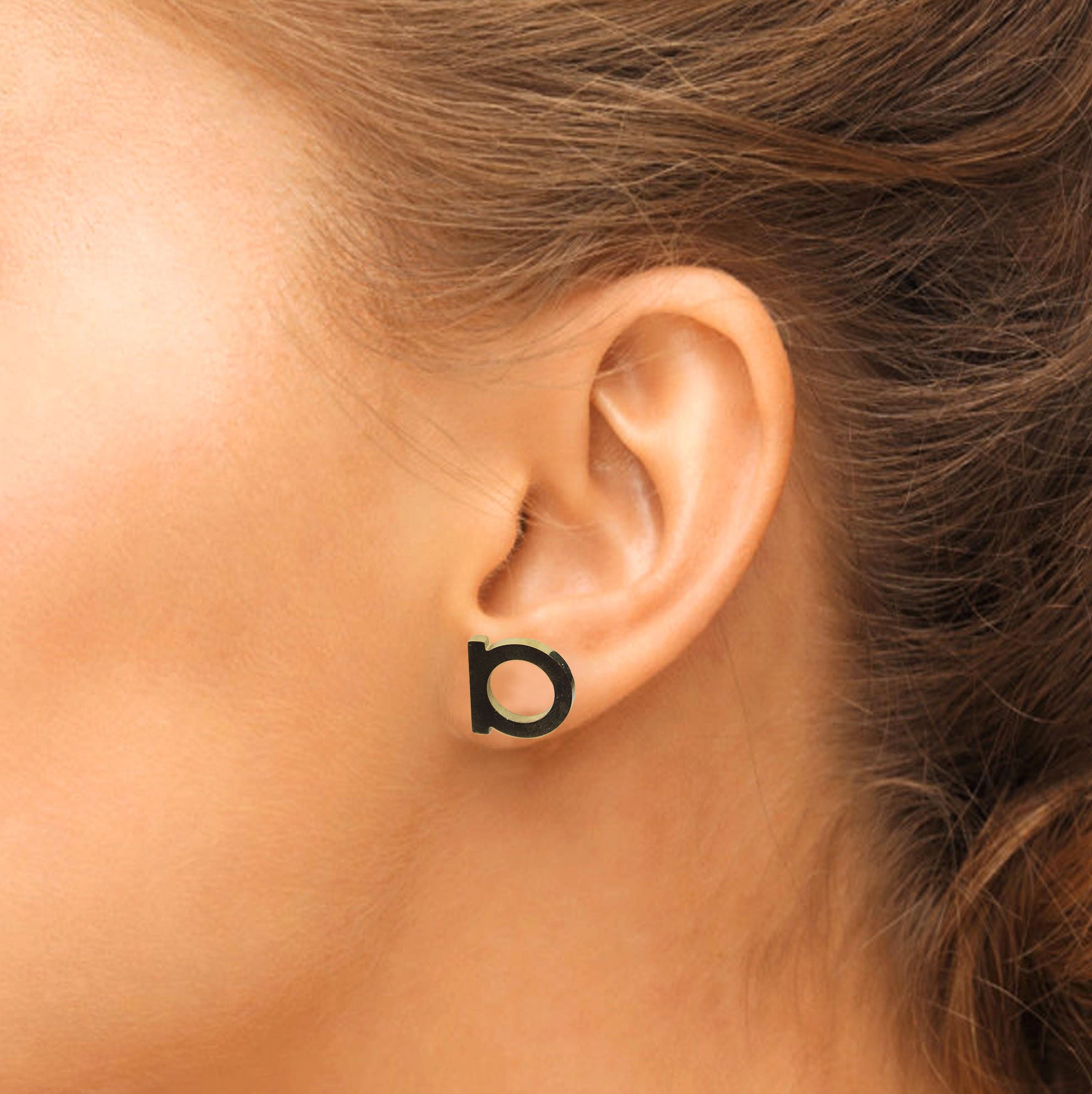 Aretes Ferragam