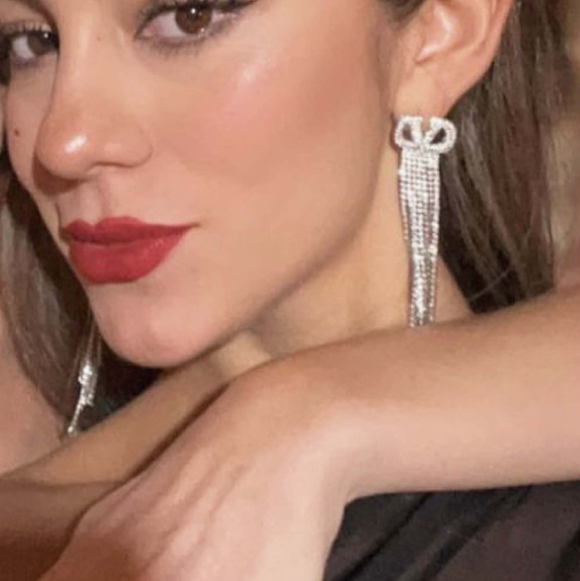 Valentino Garavani aretes con logo de strass