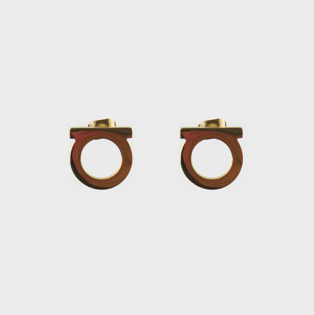 Aretes Ferragam