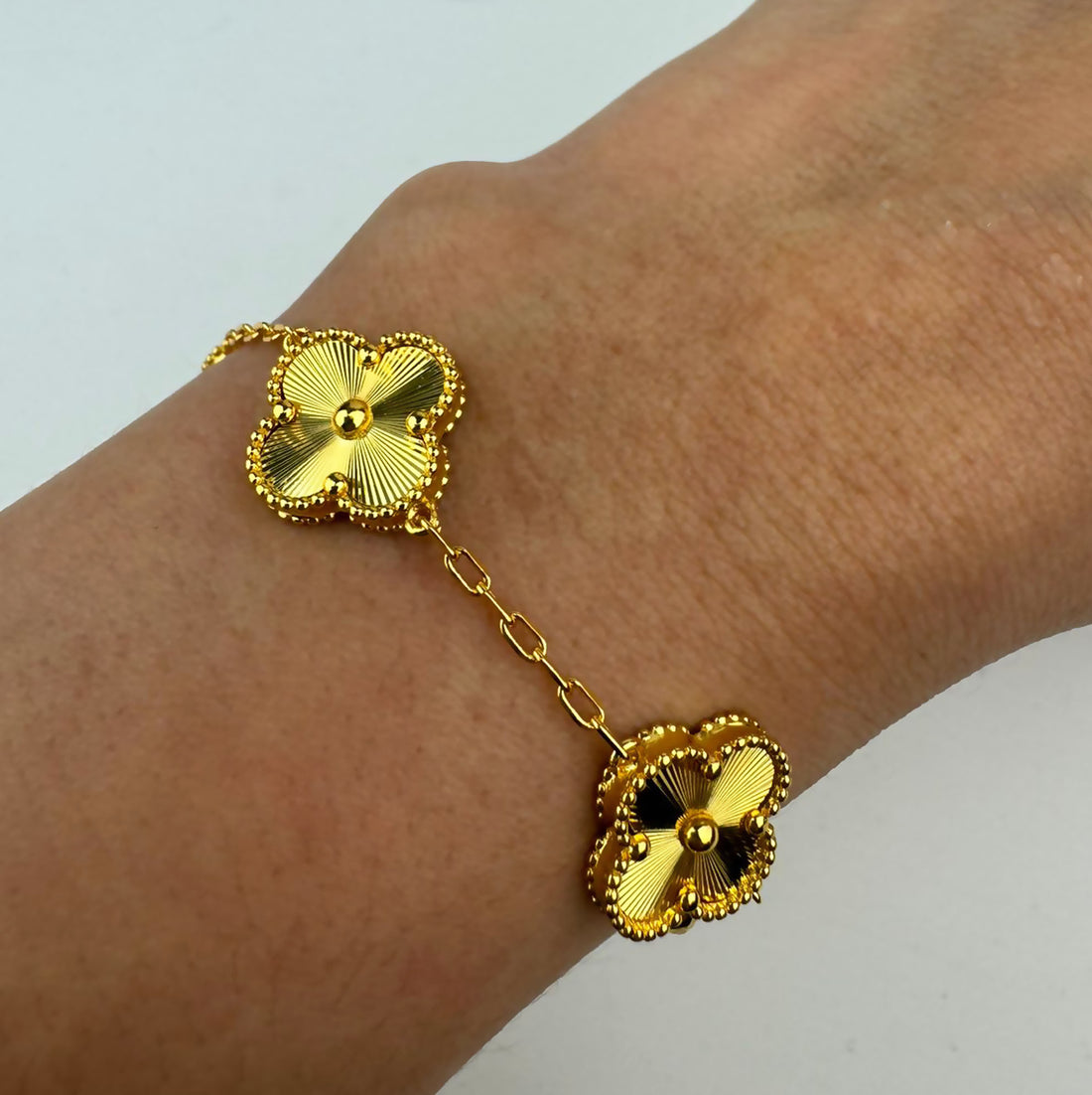 Pulsera Tipo V C 23