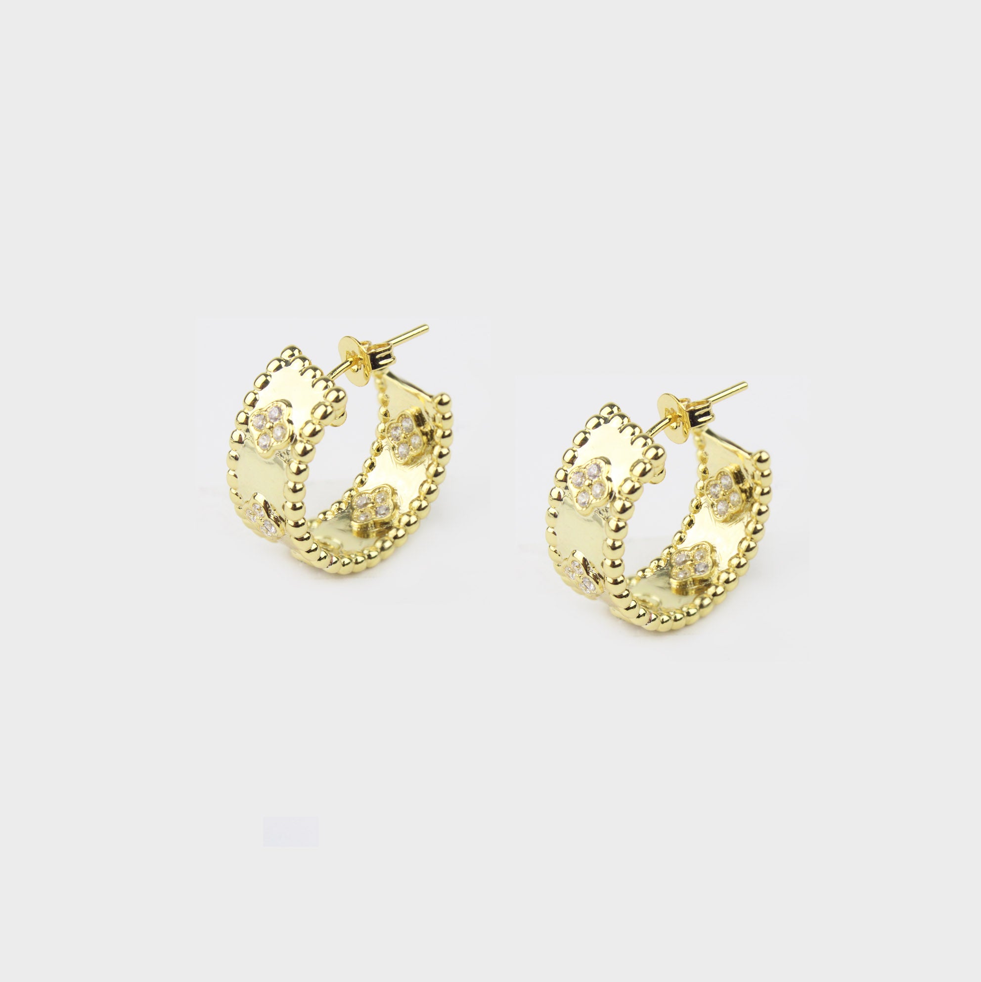Aretes de aro Perlée Clovers Van Cleef