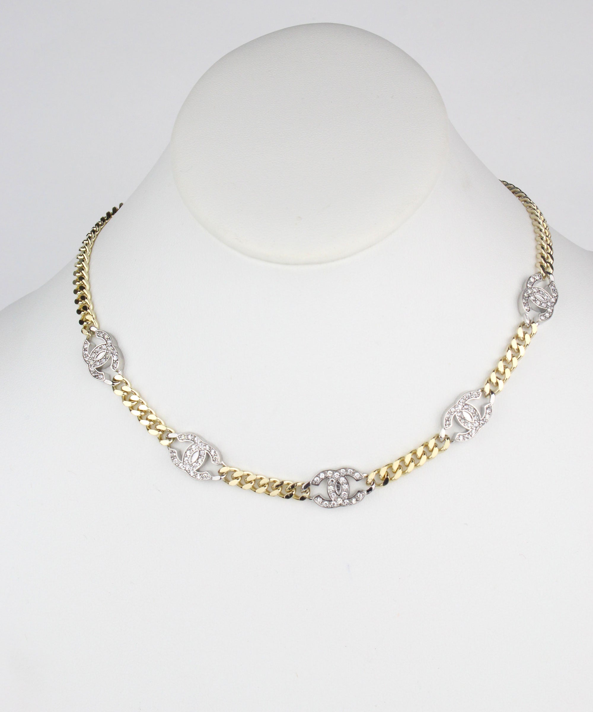 COLLAR GOLD AND SILVER